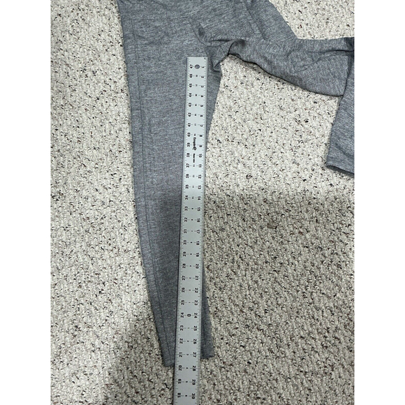 Woman’s C9 Champion Leggings Medium Side Leg Pockets Gray White - Picture 7 of 8